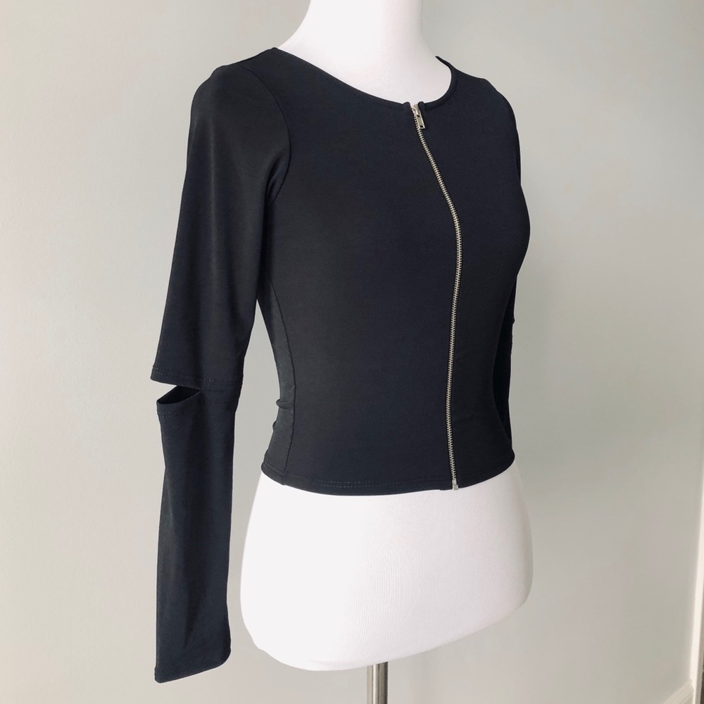 Fitted Zip Top - Picture 5 of 6